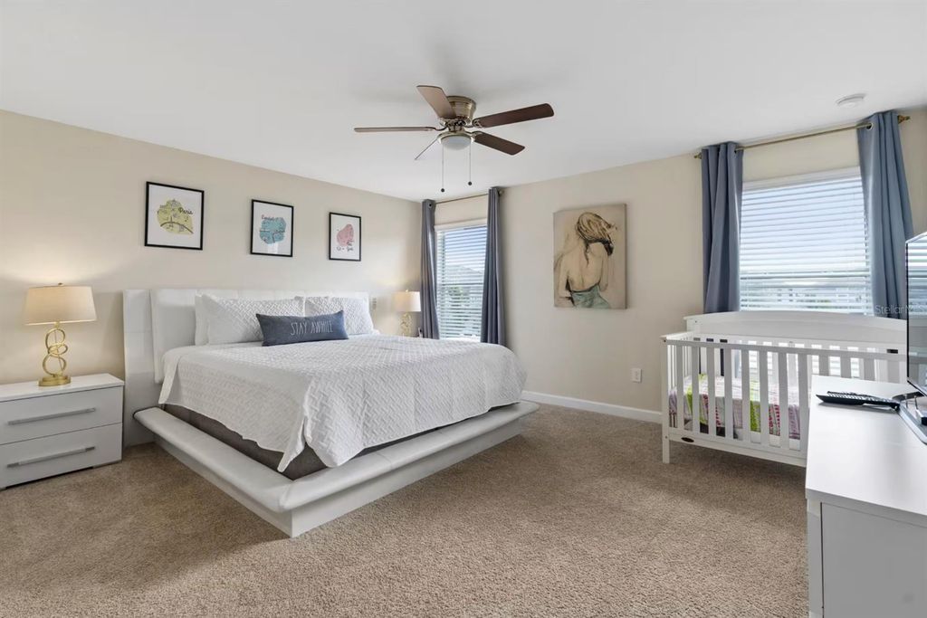 Image 15 of property listing at 4700 SLEEPY HOLLOW DRIVE, Kissimmee, FL 34746