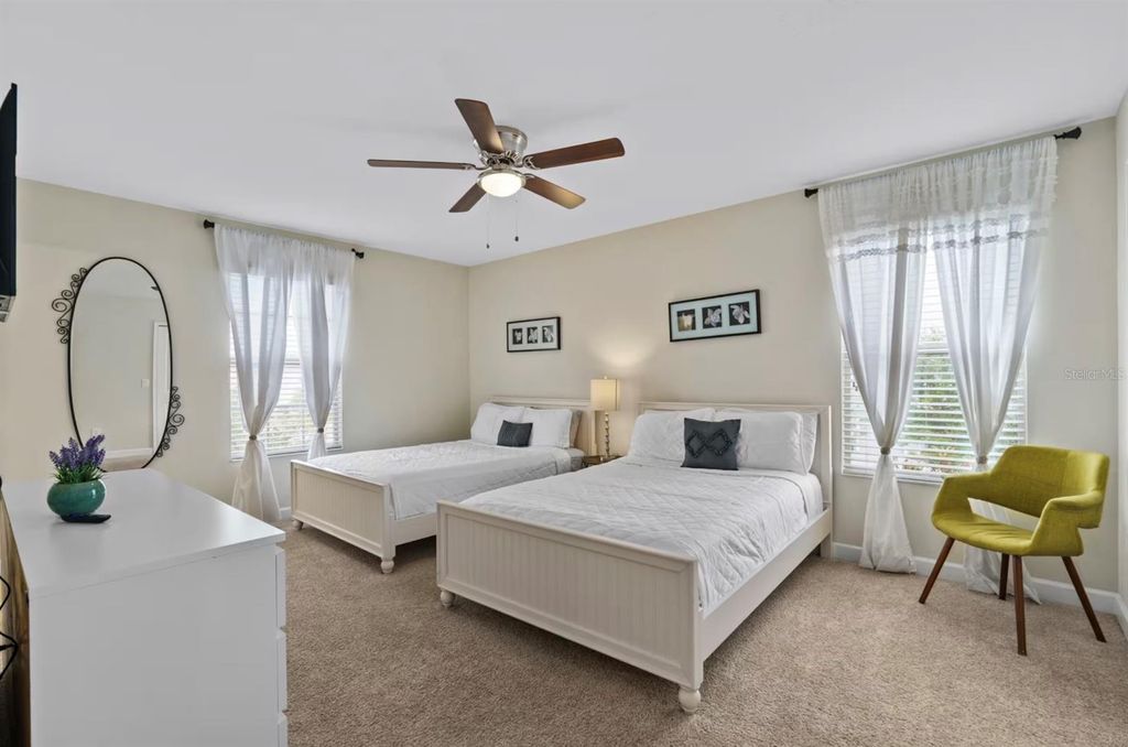 Image 16 of property listing at 4700 SLEEPY HOLLOW DRIVE, Kissimmee, FL 34746