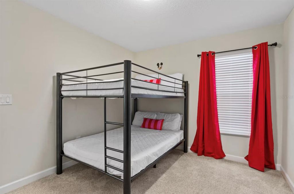 Image 20 of property listing at 4700 SLEEPY HOLLOW DRIVE, Kissimmee, FL 34746