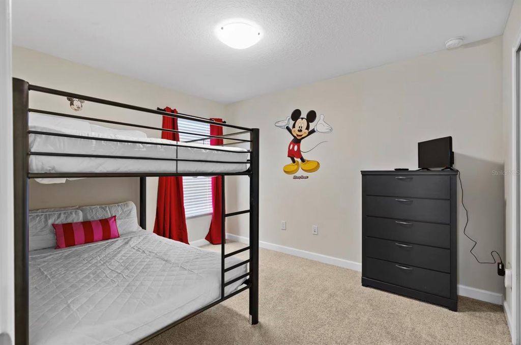 Image 21 of property listing at 4700 SLEEPY HOLLOW DRIVE, Kissimmee, FL 34746