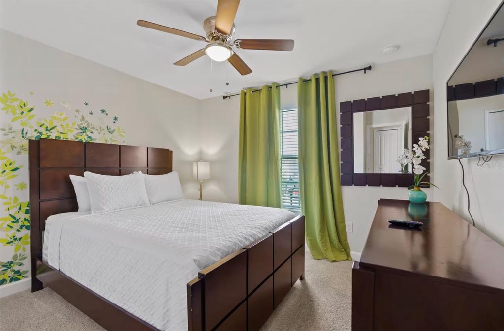Image 24 of property listing at 4700 SLEEPY HOLLOW DRIVE, Kissimmee, FL 34746