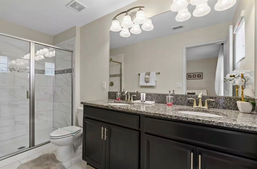 Image 26 of property listing at 4700 SLEEPY HOLLOW DRIVE, Kissimmee, FL 34746
