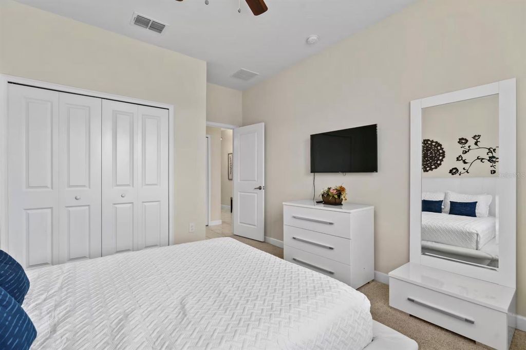 Image 28 of property listing at 4700 SLEEPY HOLLOW DRIVE, Kissimmee, FL 34746