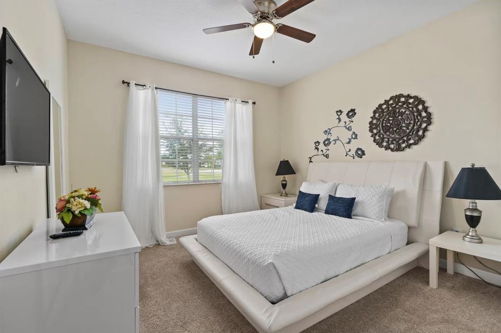 Image 29 of property listing at 4700 SLEEPY HOLLOW DRIVE, Kissimmee, FL 34746