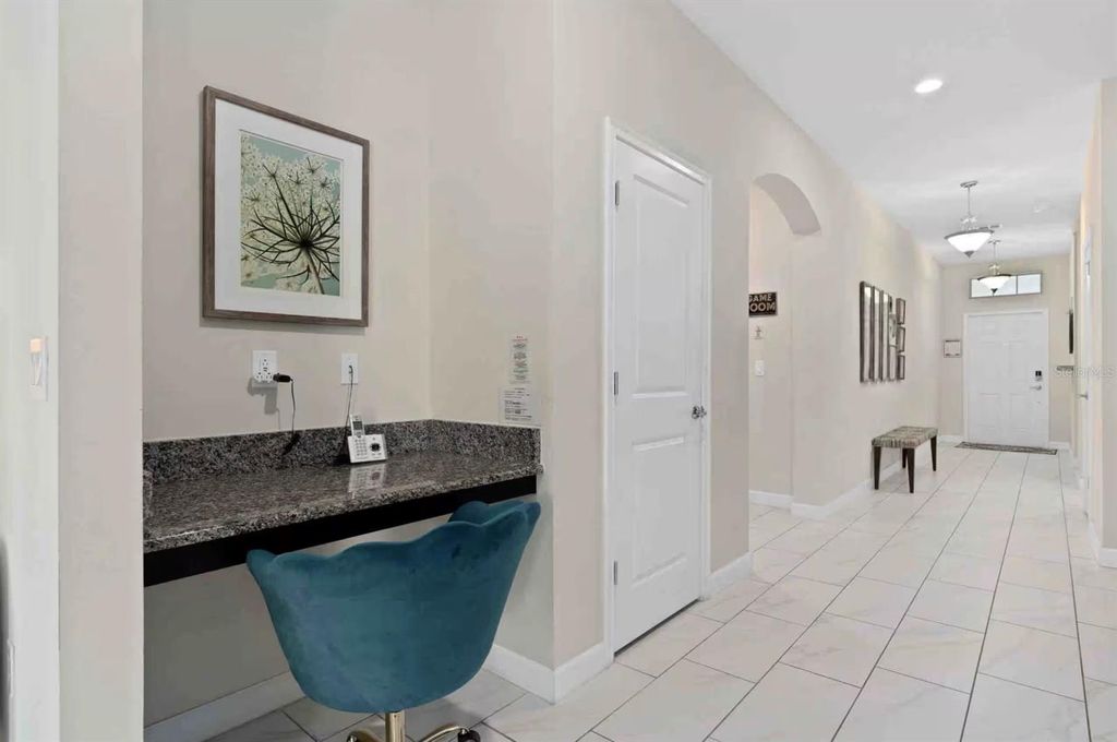 Image 4 of property listing at 4700 SLEEPY HOLLOW DRIVE, Kissimmee, FL 34746