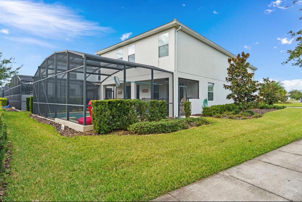 Image 36 of property listing at 4700 SLEEPY HOLLOW DRIVE, Kissimmee, FL 34746
