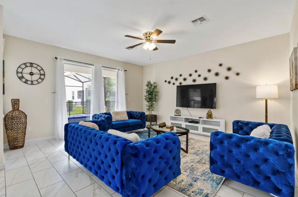 Image 9 of property listing at 4700 SLEEPY HOLLOW DRIVE, Kissimmee, FL 34746