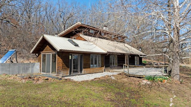 389 N Dade 185, Greenfield, MO 65661