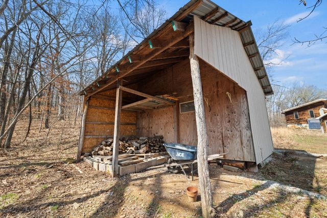 389 N Dade 185, Greenfield, MO 65661