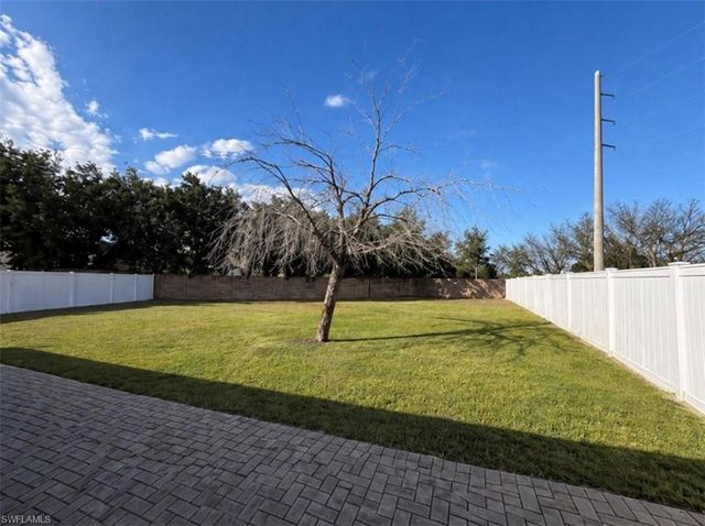 8094 Silver Birch WAY, Lehigh Acres, FL 33971