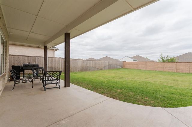 10705 NW 26th Court, Yukon, OK 73099