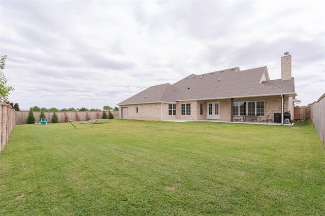 10705 NW 26th Court, Yukon, OK 73099