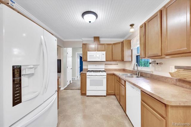 3972 Joslyn Road, Lake Orion, MI 48359