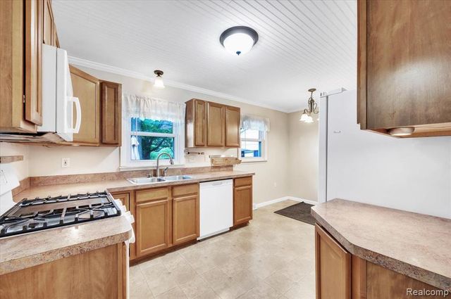 3972 Joslyn Road, Lake Orion, MI 48359