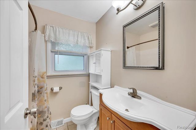 3972 Joslyn Road, Lake Orion, MI 48359