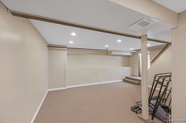 3972 Joslyn Road, Lake Orion, MI 48359