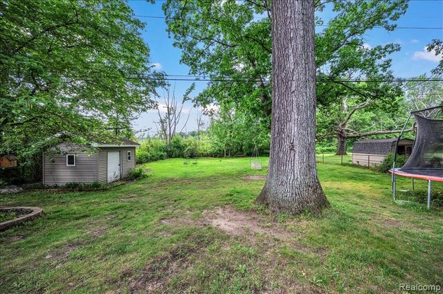 3972 Joslyn Road, Lake Orion, MI 48359
