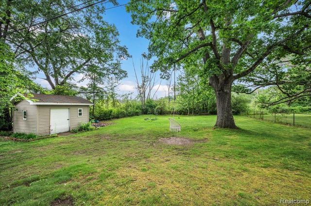 3972 Joslyn Road, Lake Orion, MI 48359