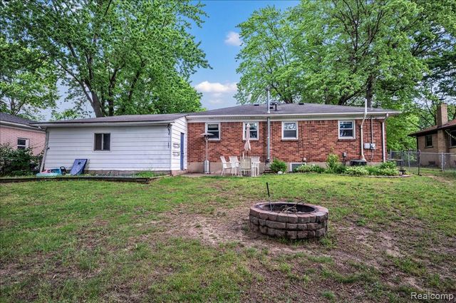 3972 Joslyn Road, Lake Orion, MI 48359
