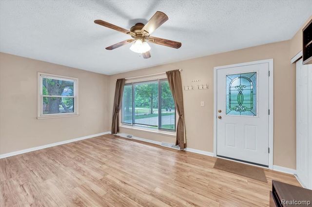 3972 Joslyn Road, Lake Orion, MI 48359