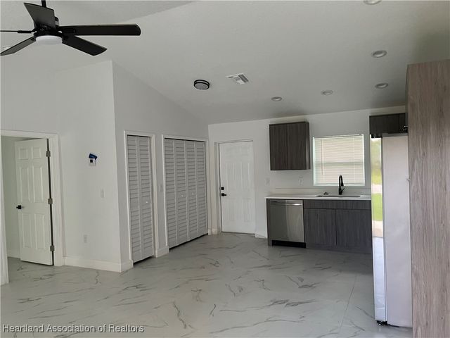 217 Hoover Avenue NE, Lake Placid, FL 33852