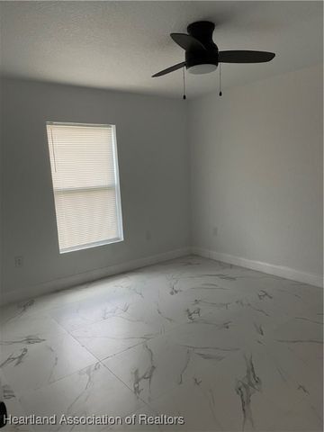 217 Hoover Avenue NE, Lake Placid, FL 33852