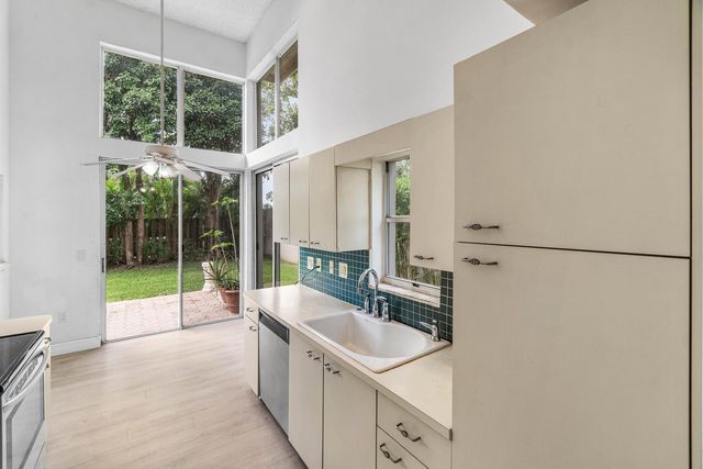 5106 Windsor Parke Drive, Boca Raton, FL 33496