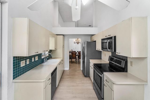 5106 Windsor Parke Drive, Boca Raton, FL 33496