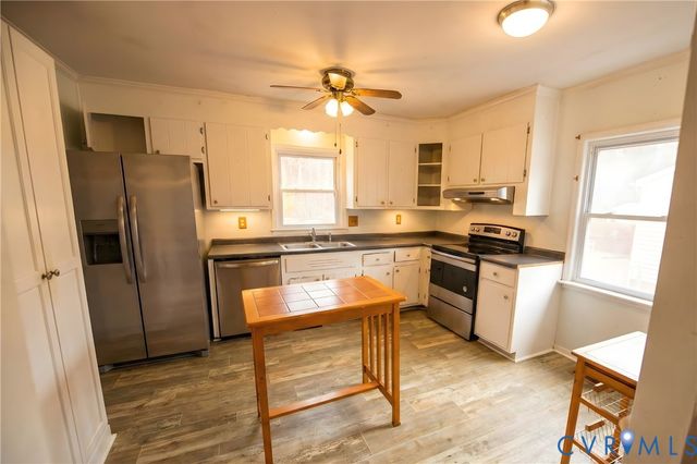 21129 Warren Ave, South Chesterfield, VA 23803