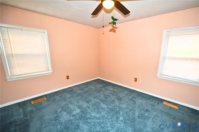 21129 Warren Ave, South Chesterfield, VA 23803