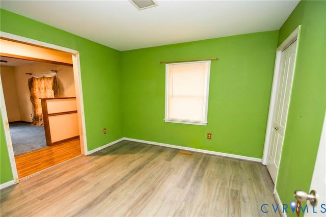 21129 Warren Ave, South Chesterfield, VA 23803