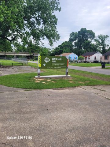 5633 Douglas Ave, Baton Rouge, LA 70805