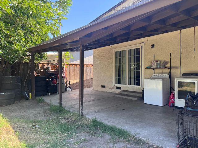 2151 S Pilgrim St, Stockton, CA 95206