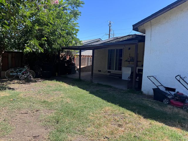 2151 S Pilgrim St, Stockton, CA 95206