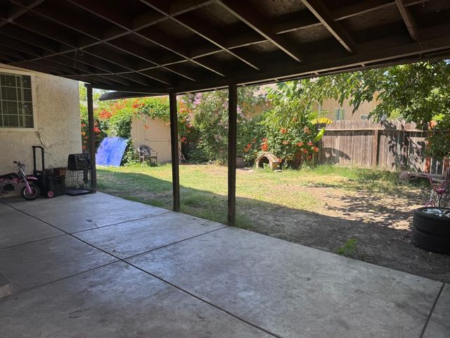 2151 S Pilgrim St, Stockton, CA 95206
