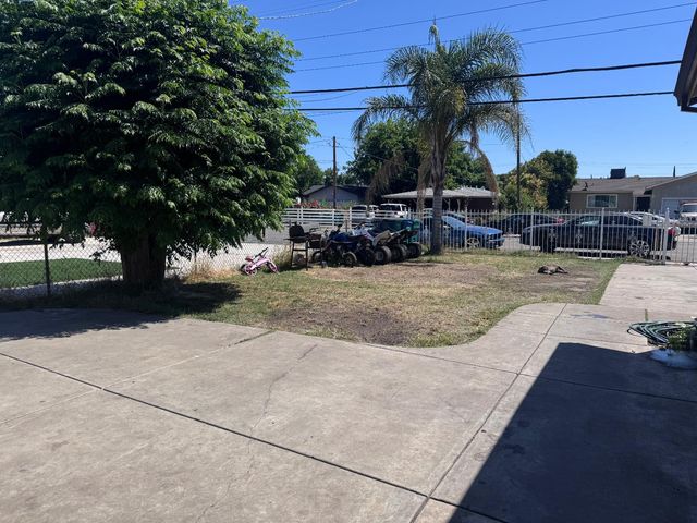 2151 S Pilgrim St, Stockton, CA 95206