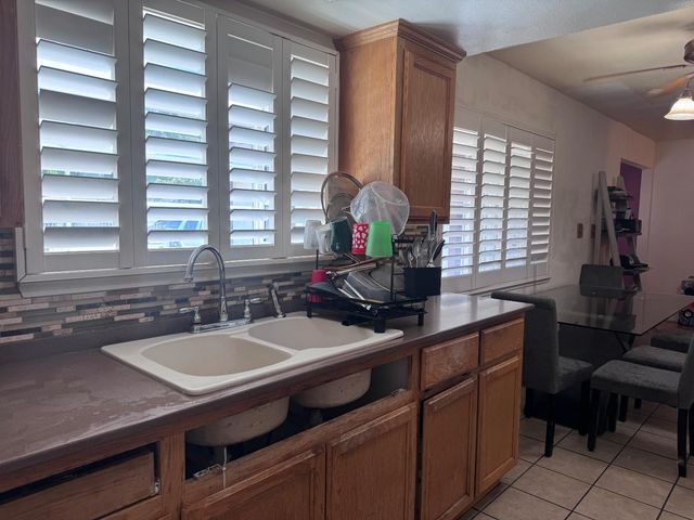 2151 S Pilgrim St, Stockton, CA 95206
