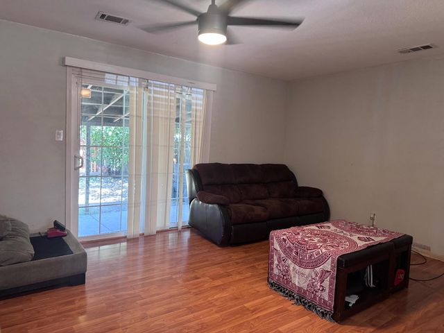 2151 S Pilgrim St, Stockton, CA 95206