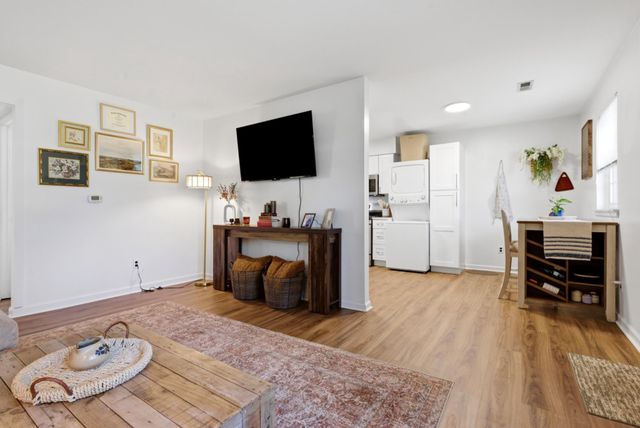 176 EAVES MILL RD, Medford, NJ 08055