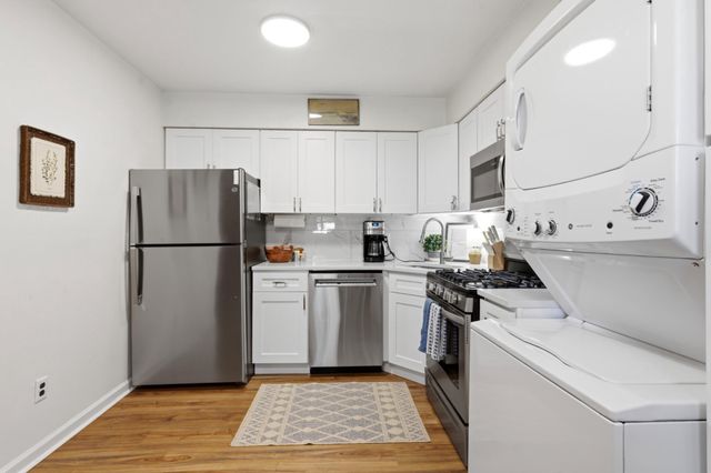 176 EAVES MILL RD, Medford, NJ 08055