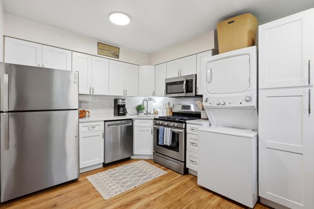 176 EAVES MILL RD, Medford, NJ 08055