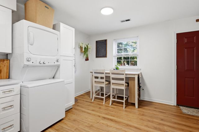 176 EAVES MILL RD, Medford, NJ 08055