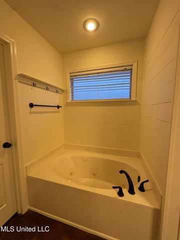 2927 Glennbury Lane, Southaven, MS 38672