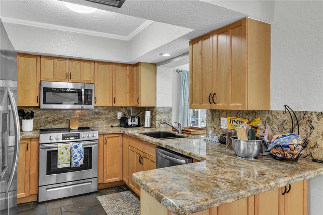 739 SE 9th Avenue, Deerfield Beach, FL 33441