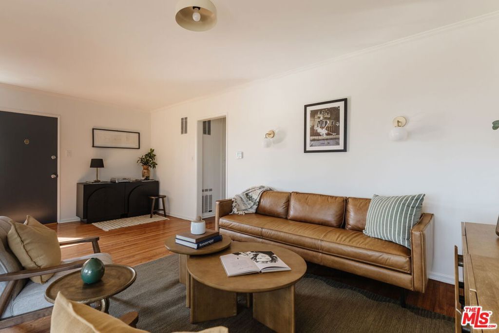2021 Hillhurst Avenue 8, Los Angeles, CA 90027 — photo 3