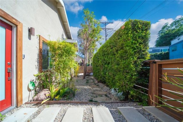 1036 N Avenue 50, Los Angeles, CA 90042
