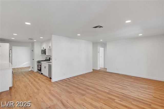 3907 Torsby Place, Las Vegas, NV 89119