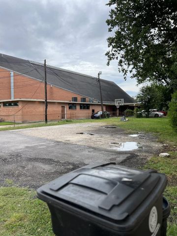 4416 Lyons Avenue, Houston, TX 77020