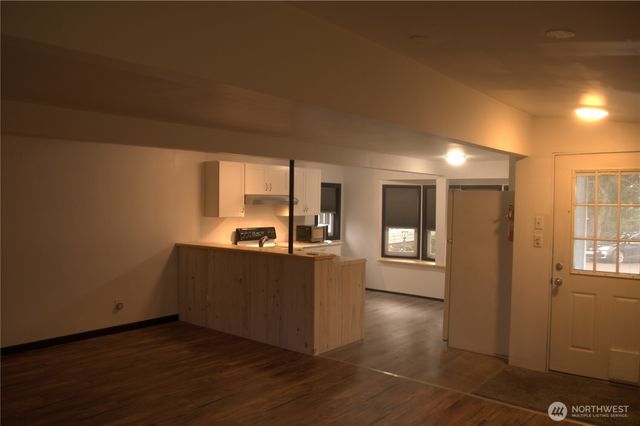7136 Portal Way, Ferndale, WA 98248