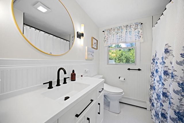 16 Pequot Ter, Plymouth, MA 02360